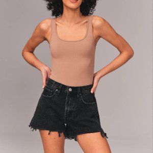 Mid Rise Boyfriend Short 25W